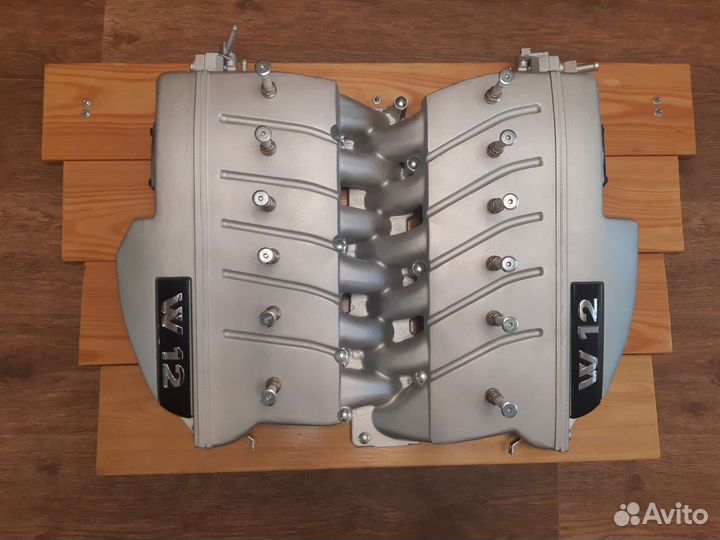 Вешалка для одежды настенная