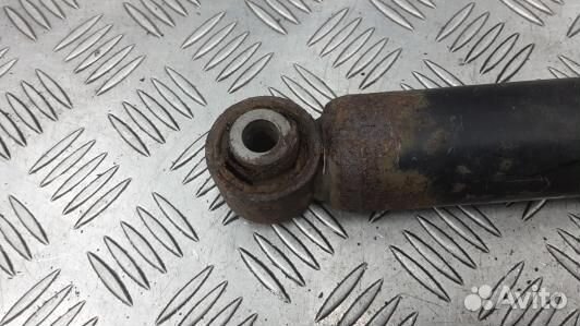 Амортизатор задней балки nissan qashqai J10 (80O19