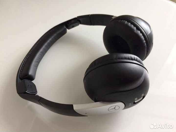 Беспроводные наушники и телефон Мерседес оригинал