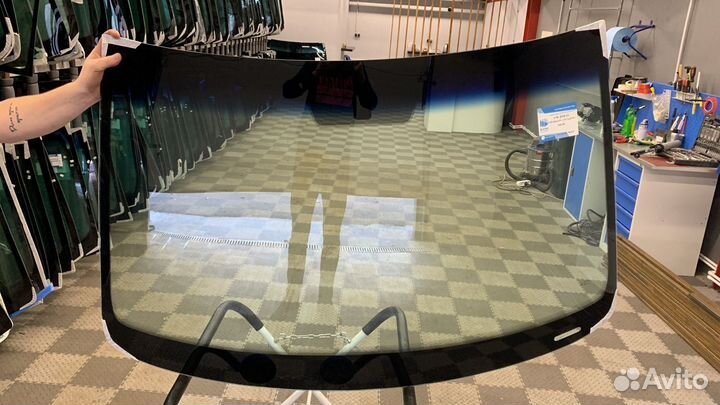 Лобовое стекло Тойота Ипсум