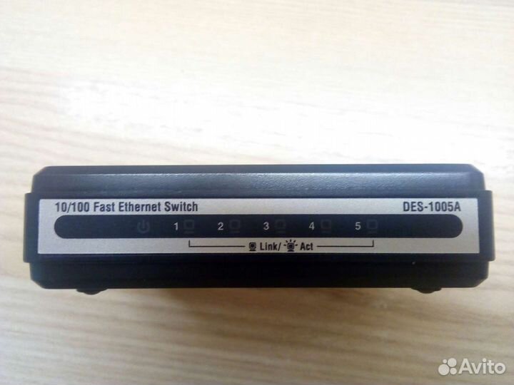 Коммутатор (switch) D-Link 10/100