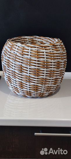 Кашпо из искусственного ротанга