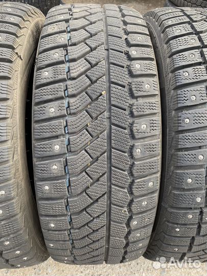 Viatti Brina Nordico V-522 215/60 R16 95T