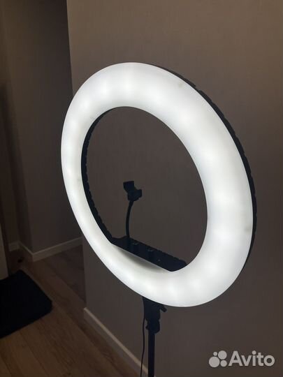 Кольцевая лампа 54 см со штативом