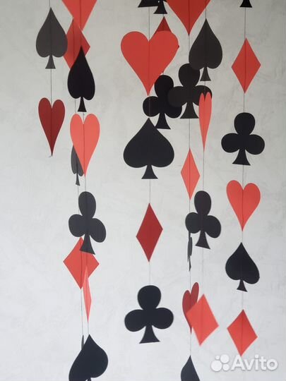Карточные гирлянды, нити из игральных карт