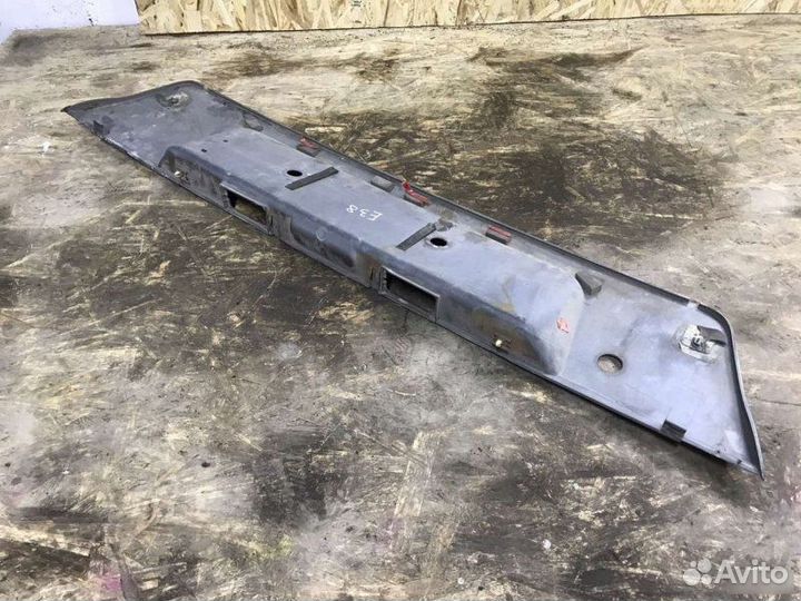 Накладка крышки багажника Bmw 7 Серия E38