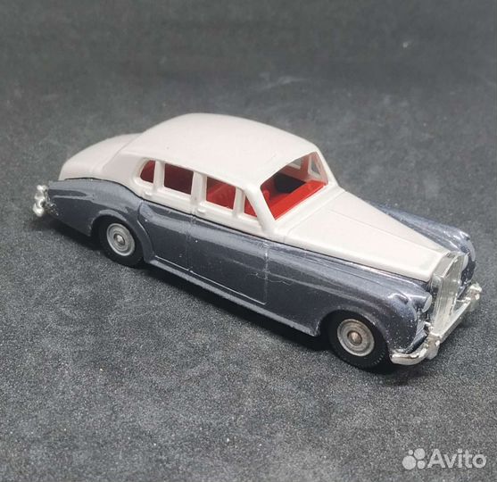 Модель автомобиля Rolls-Royce Silver Cloud