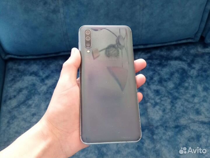 Samsung Galaxy A50, 4/128 ГБ