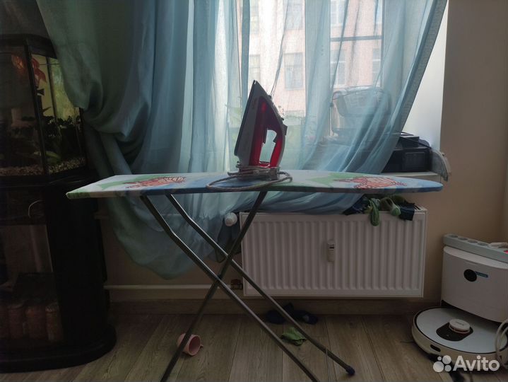 Гладильная доска и утюг