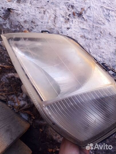 Передние фары на renault logan 1