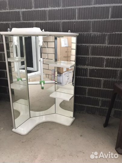 Угловая полка для ванной