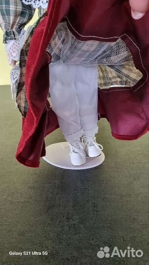 Кукла фарфоровая коллекционная