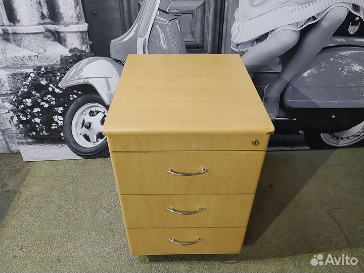 Тумба офисная подкатная, 3 ящика б/у 09-120