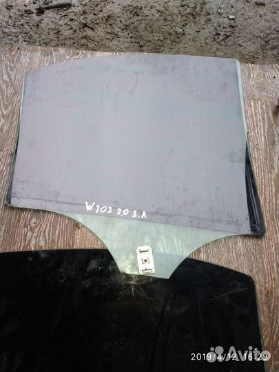 Стекло заднее двери Mercedes Benz W203 2000-2006