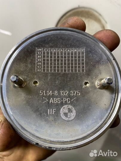 Значок на капот Bmw 3 E90 N46B20BD 2010