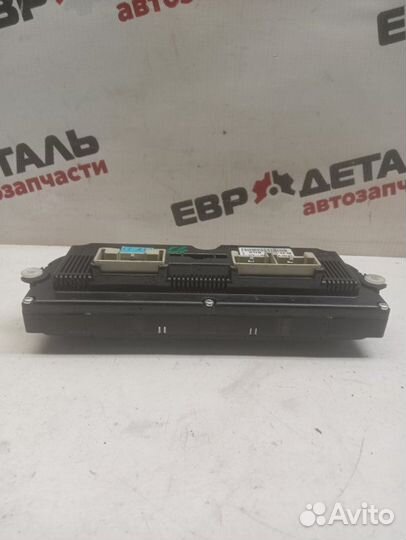Блок управления отопителем Volkswagen Passat B7
