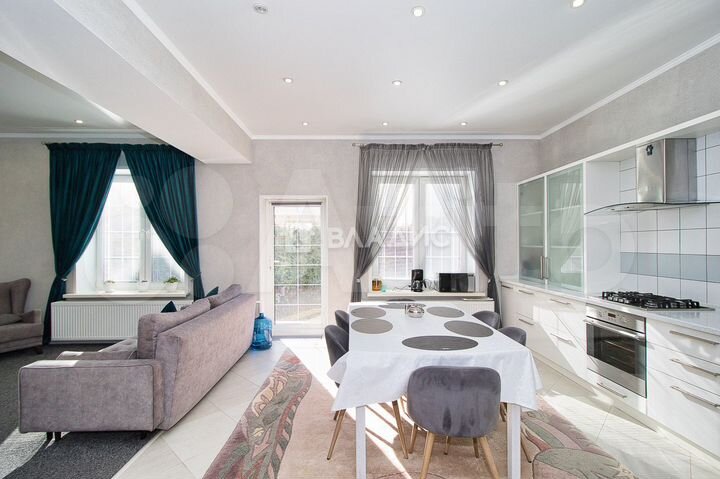 5-к. квартира, 200 м², 1/3 эт.