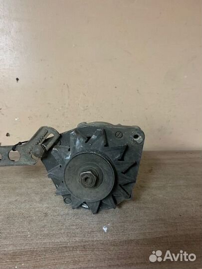 Генератор BMW 3-E30 80A