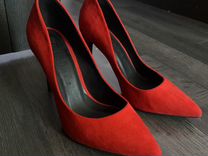 Красные бархатные туфли Bershka