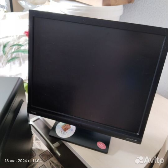 Монитор,корпус компьютера, клавиатура