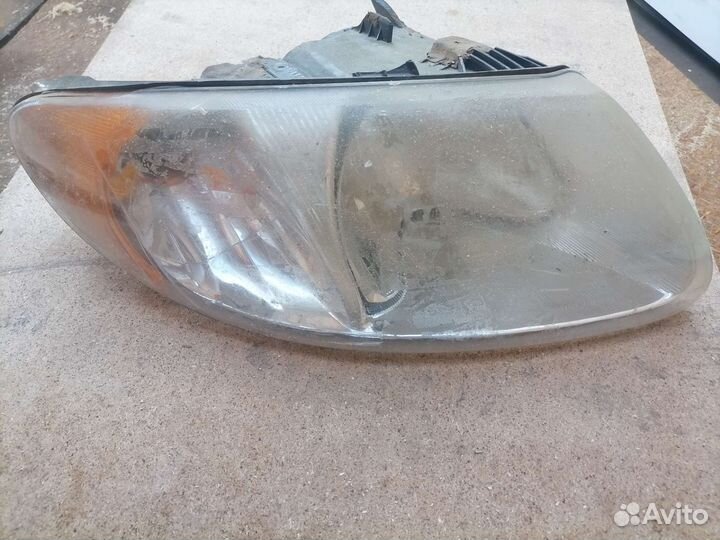 Фара на додж караван передняя правая