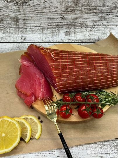 Тунец холодного копчения