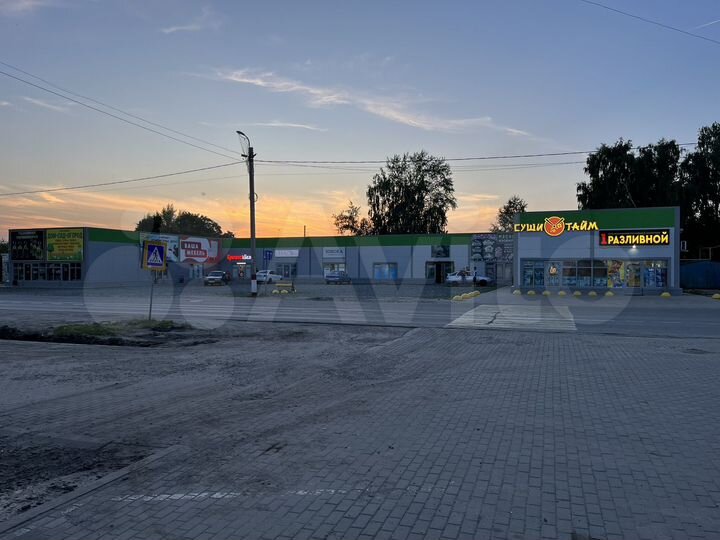 Торговые площади 108 м² и 54 кв м