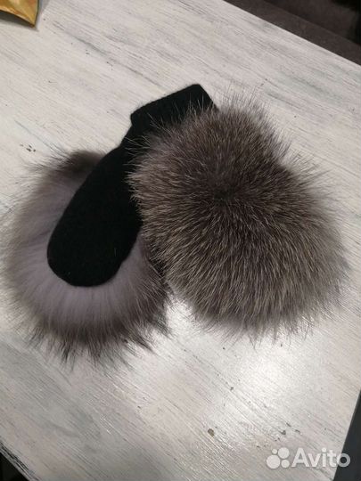 Варежки с чернобуркой