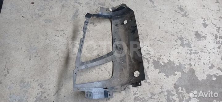 Облицовка фары правая Volvo FH 3 2013 82076266