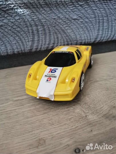 Машина игрушечная