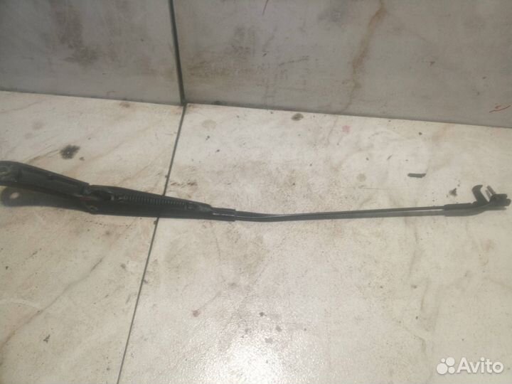 Поводок стеклоочистителя правый Volkswagen T5