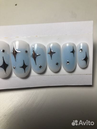 Накладные ногти с клеем