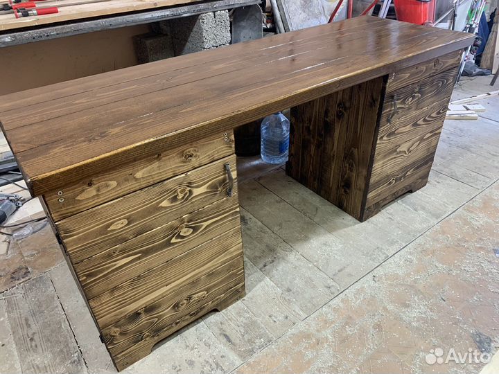 Стол деревянный из массива