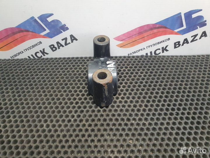 Кронштейн переднего стабилизатора