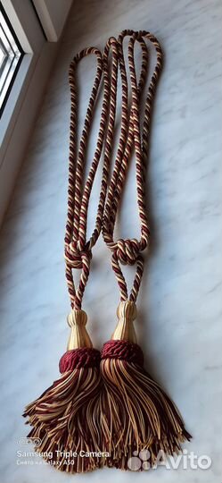 Пара кистей, подхваты для штор