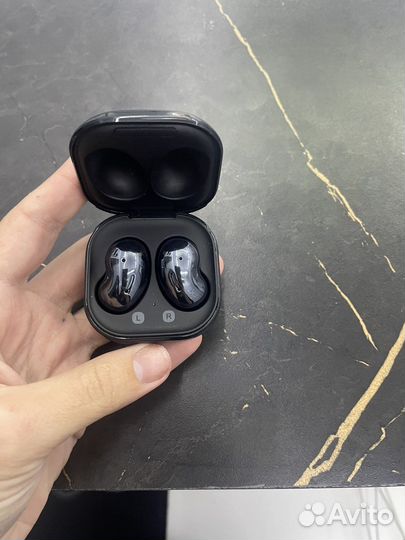 Беспроводные наушники samsung buds live