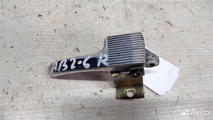 Крючок открывания двери задей правой Audi 90 В2 8