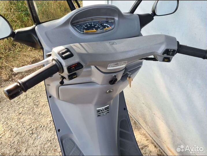 Продаю скутер хонда (Honda) кабина