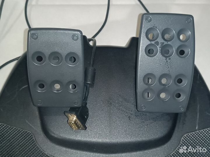 Руль Logitech Momo Racing