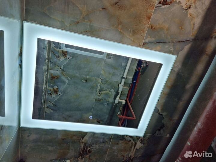 Зеркало с подсветкой для ванной