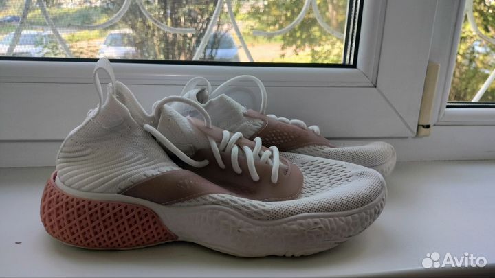 Кроссовки женские