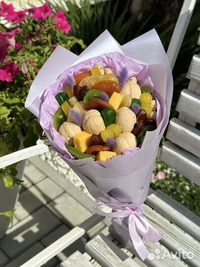 Букет из шоколада. сладкий подарок