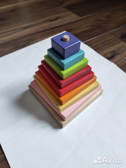 Детская квадратная деревянная пирамидка