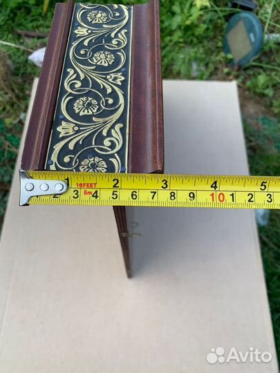 Угловая полка для икон