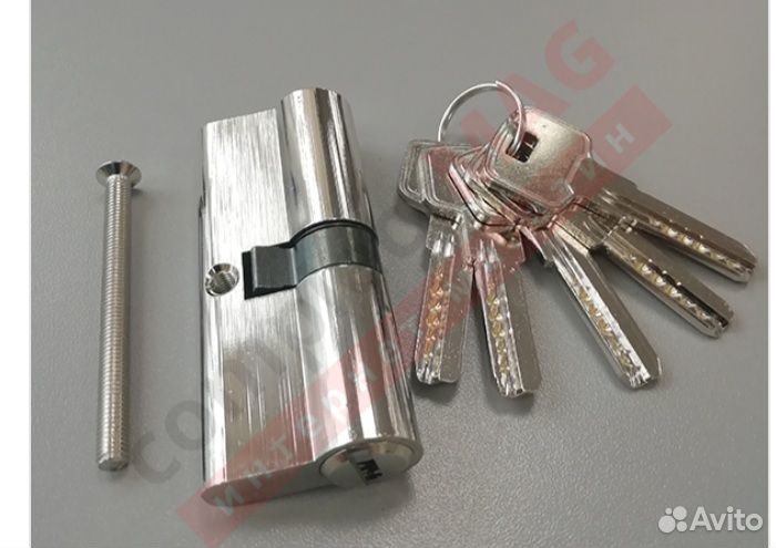 Личинка замка