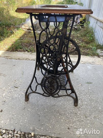 Станина от швейной машины Singer