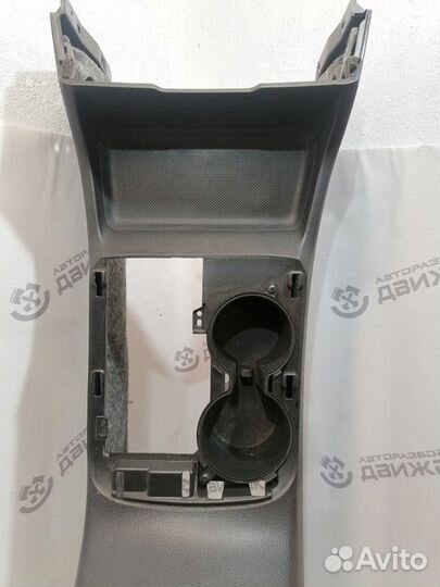 Подлокотник Kia Sorento XM 2.4 G4KE 2012