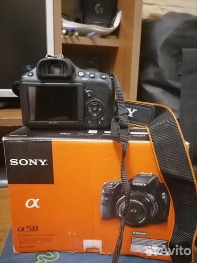 Продам цифровой фотоаппарат со сменным объективом