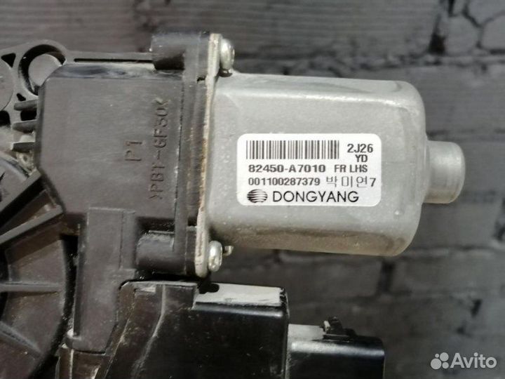 Мотор стеклоподъемника передний левый Kia Cerato