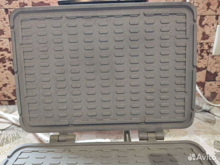 Электровафельница Куряночка